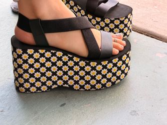 Women’s retro platforms