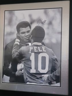 Pele Signed Photo ( PSA Certificate)