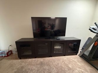 Entertainment center