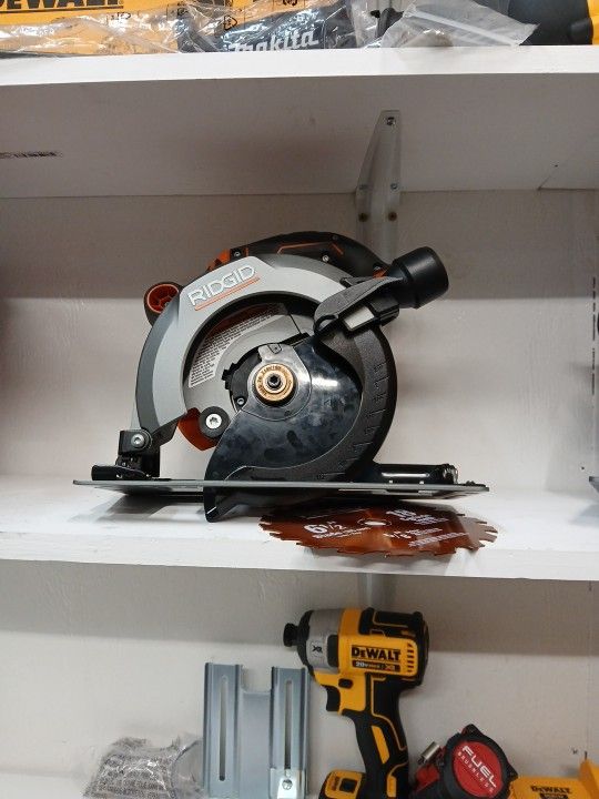 RIDGID New Sierra Circular Inalambrica