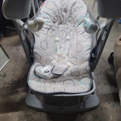 BABY SWING. 