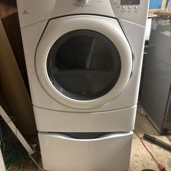 Whirlpool Front load Gas Dryer