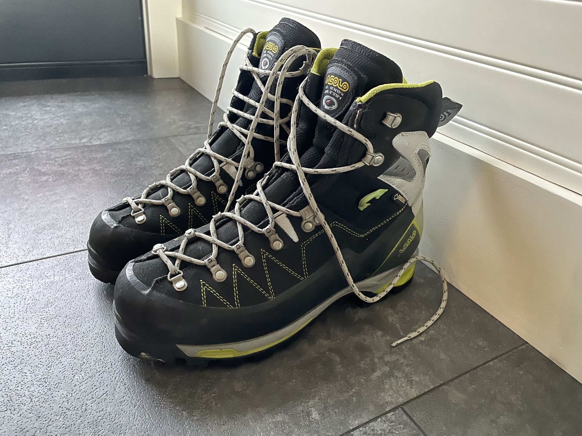 Asolo Women’s Hiking Mountaineering Boots Size 10 Vibram Goretex