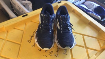 Size 10 Mens Brooks
