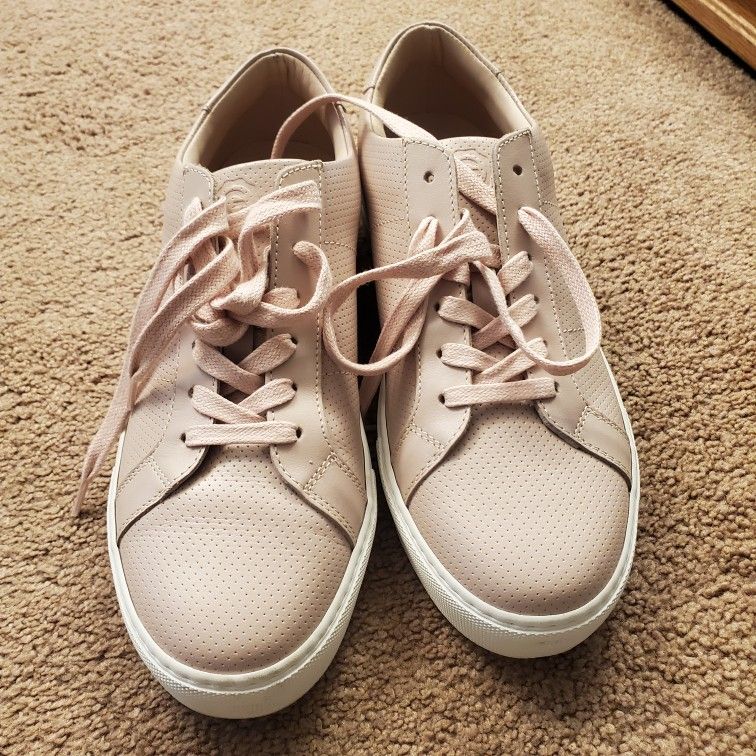 GREATS Brooklyn Sneaker Size 9