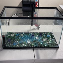 10 gallon fish tank with filter and marbles
