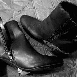 DKNY Black Womens Ankle Boots