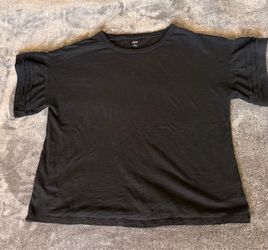 Gap Women's Black Slub-Knit Tee with Raw-Edge Tiered Ruffle Sleeves – Size L