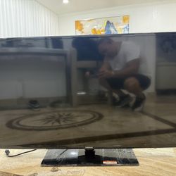 TV SAMSUNG 46 INCHES WORKING PERFECTLY WITH REMOTE CONTROL $180 pick up Miami Lakes 