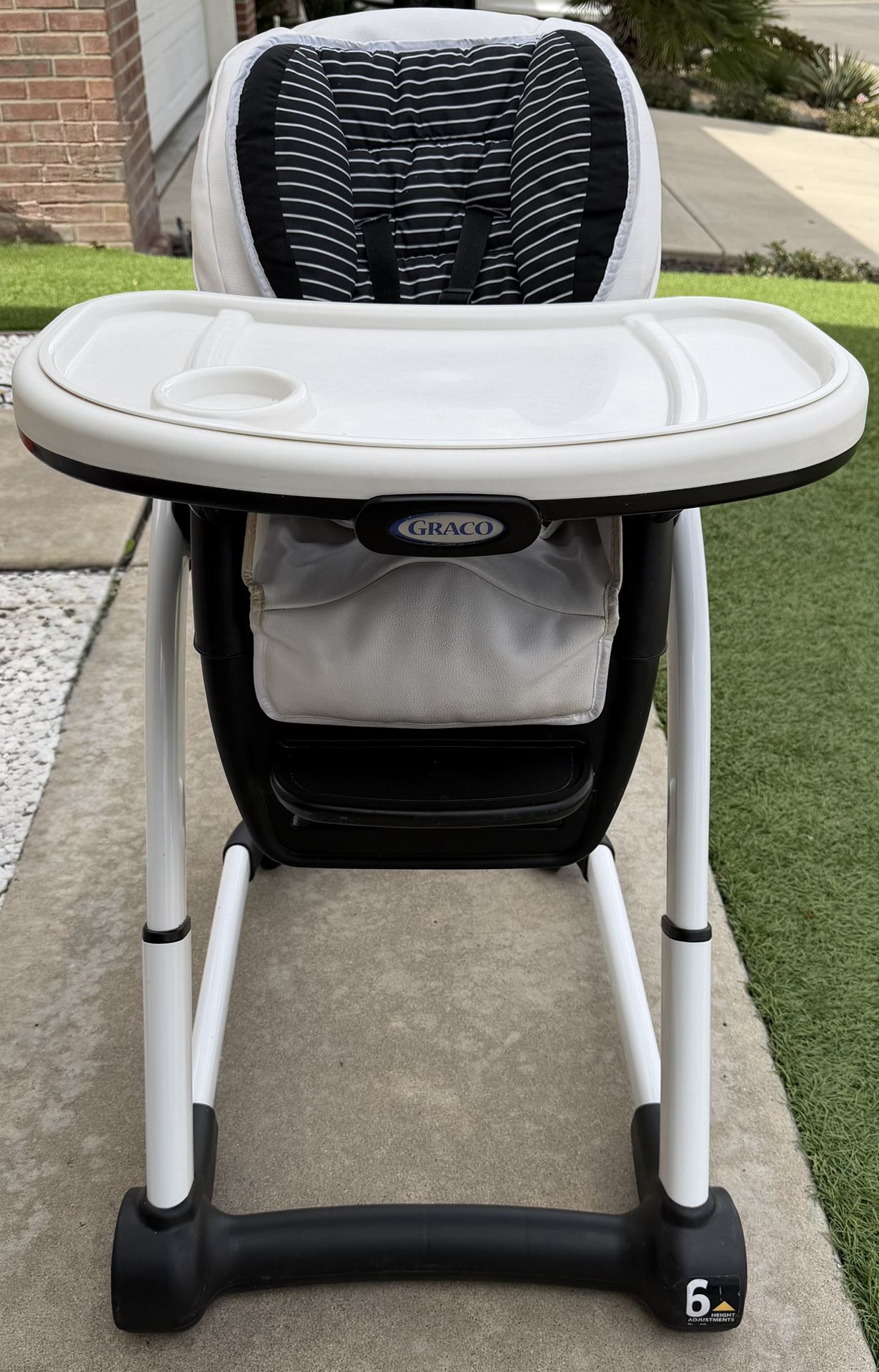 Graco 6-in-1 Convertible High Chair w/booster