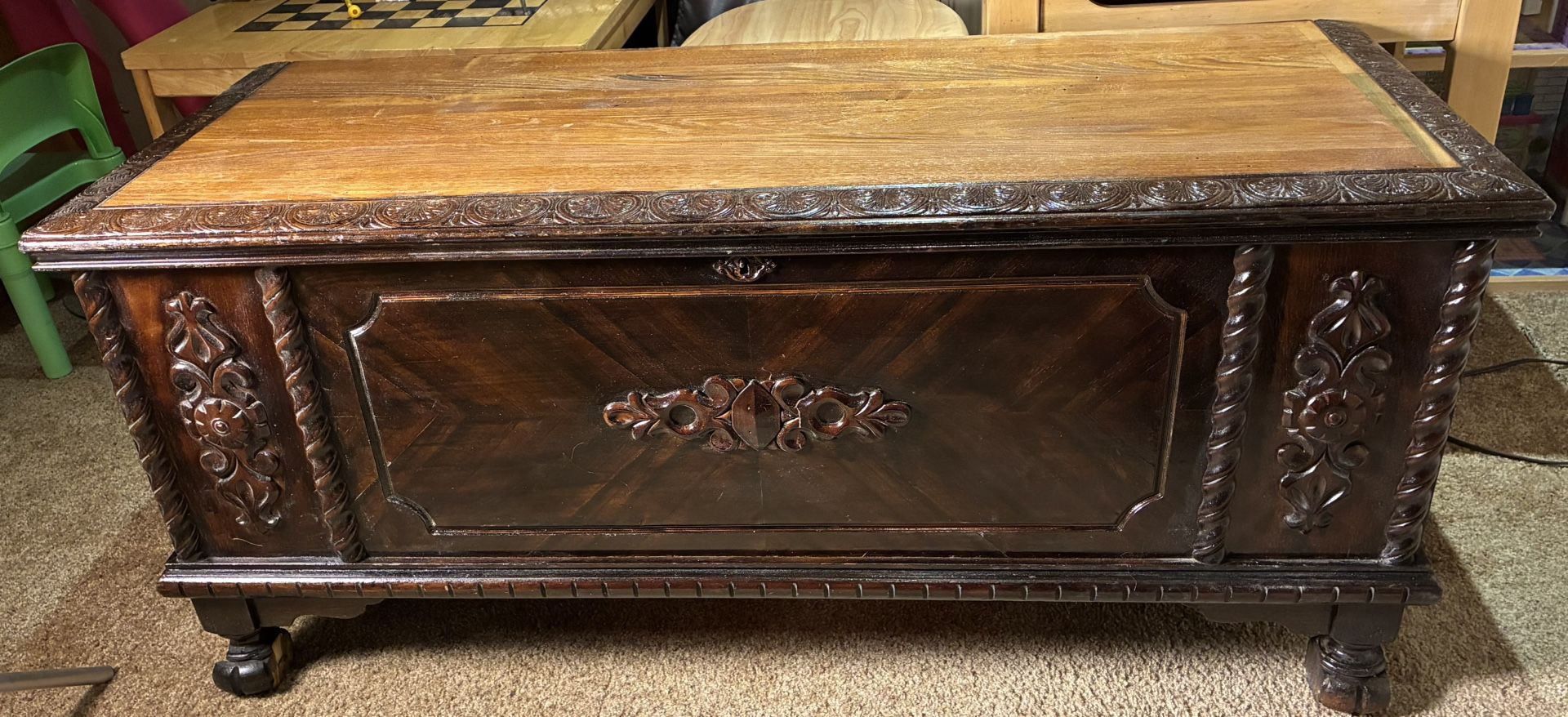 19x48x21 Lane Furniture Co. Cedar Chest