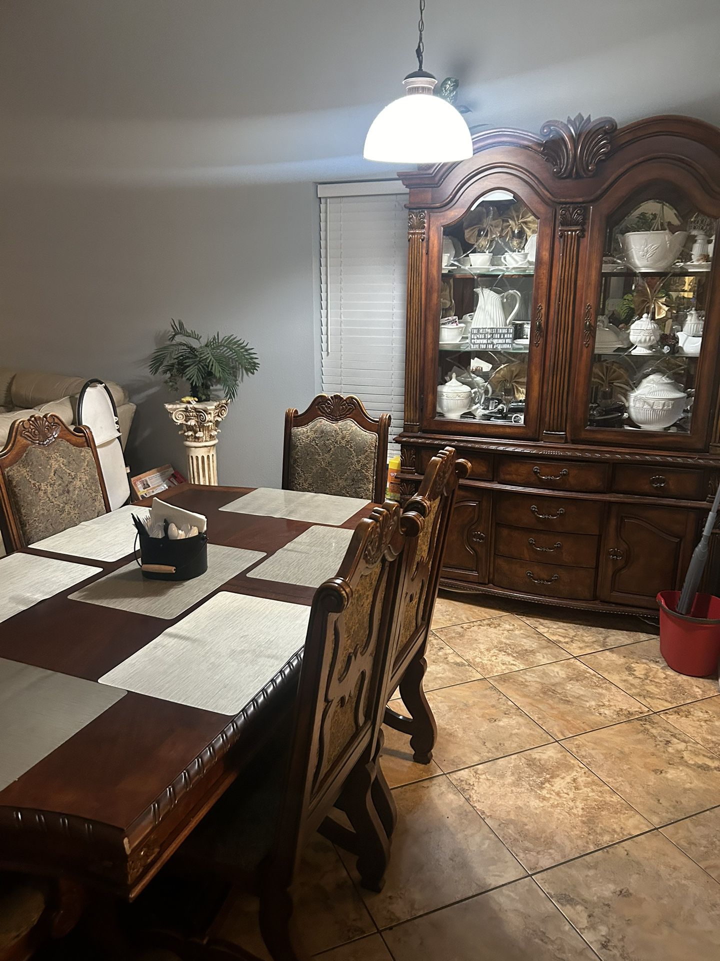 Dining Set with 6 Chairs And Chine Cabinet