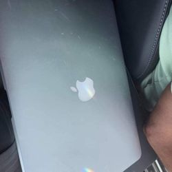 2017 MacBook Air 128GB Perfect Condition Perfect For School And Work Asking 450