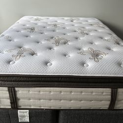 Luxury Stearns & Foster Mattress / Box Spring / Bed Frame