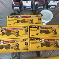 DEWALT 20V MAX Cordless Reciprocating Saw and 
carbine blade