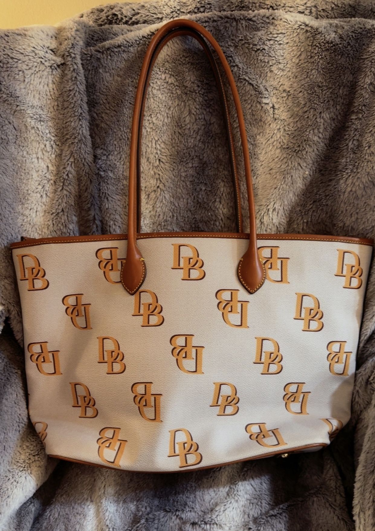Dooney & Bourke