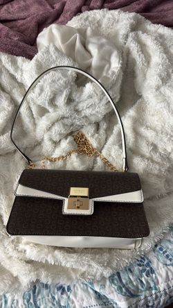 Bolsa de marca Guess