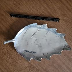 Mariposa Leaf-shaped Platter