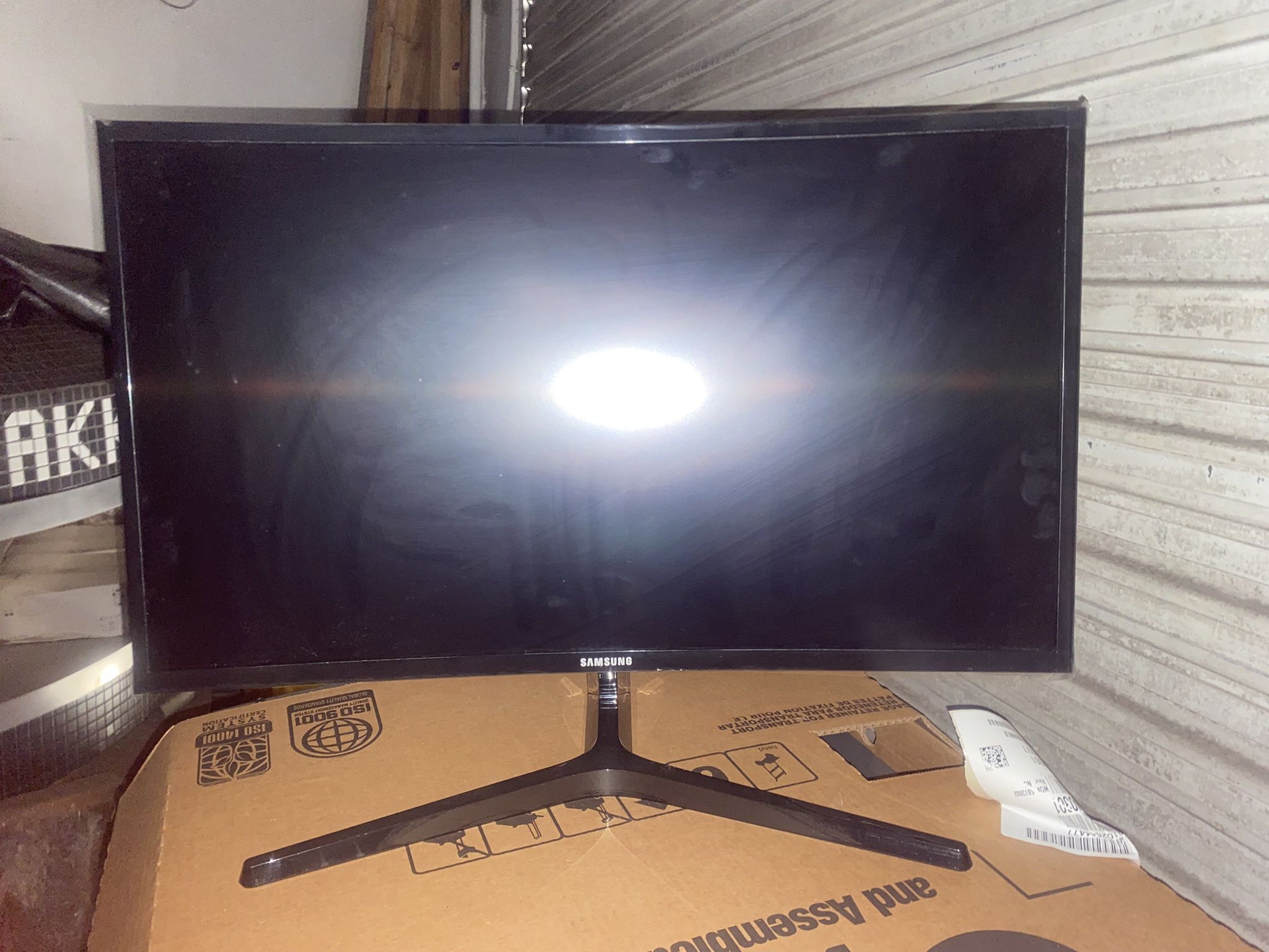 Samsung 27in Curved Monitor In Box  (Like New)