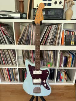 Squier Paranormal Jazzmaster - Lake Placid Blue