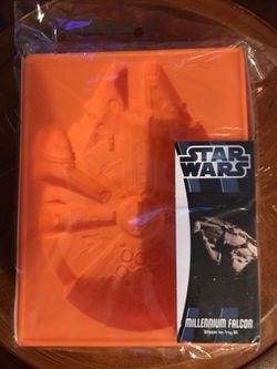 Star Wars Millennium Falcon Silicon Ice & Cake Tray