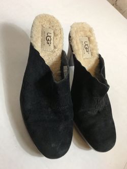 Uggs ladies slip on heel suede black Sz 7
