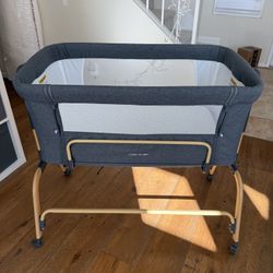 ANGELBLISS Baby Bassinet With Wheel