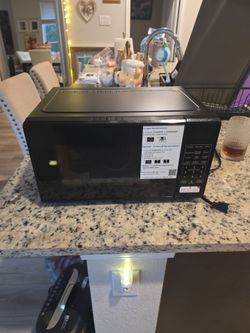 Microwave oven brand new