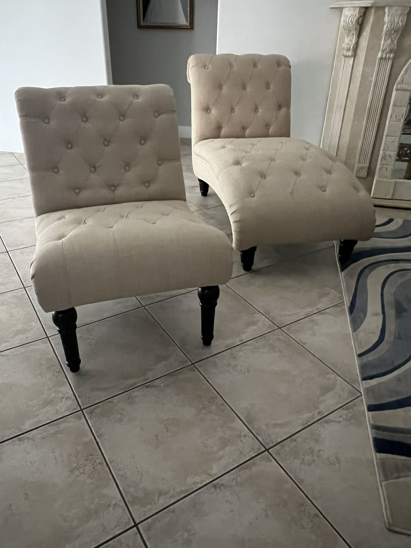 Lounge Chairs 