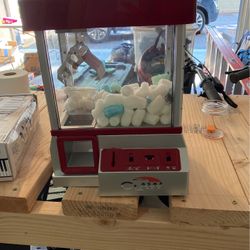 Arcade “the Claw” Game