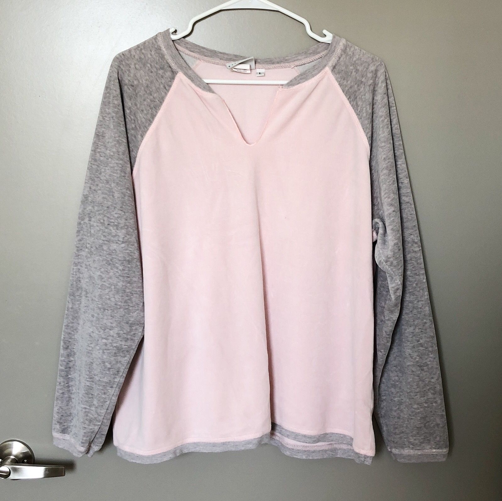 Pastel Pink Gray Velour Slouchy Sweater Baseball Tee Style Large Women’s Men’s