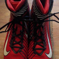 NIKE STRIKE-red&white cleated lace up football cleats