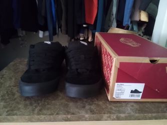 VANS KNU SKOOL SHOE ( READ THE DESCRIPTION )