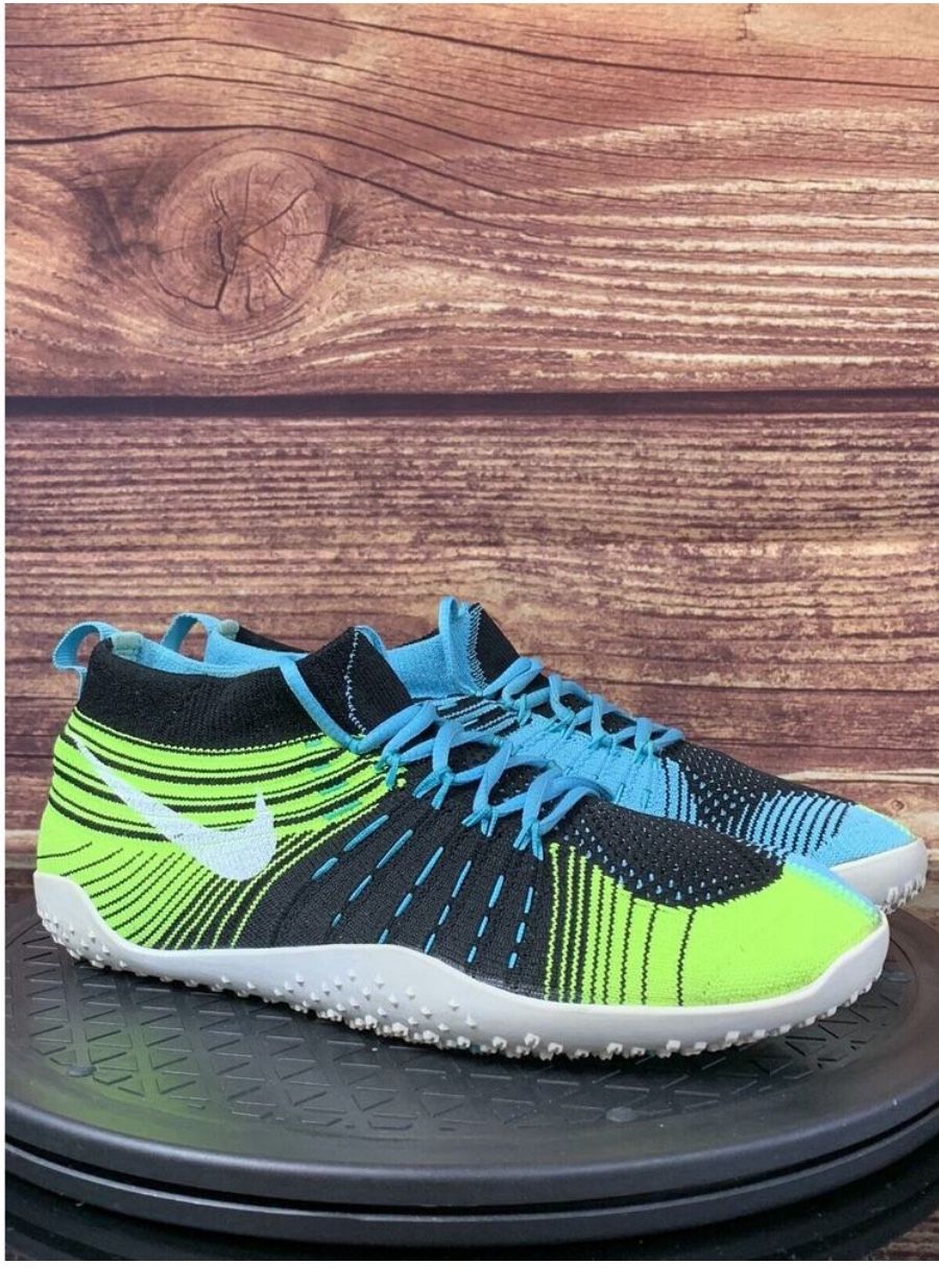 Nike Blue and Green Athletic Shoes Lightweight Performance Design
