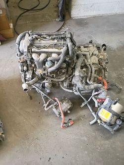 08 Toyota Prius engine/ transmission