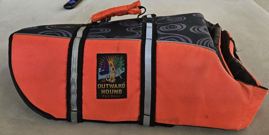 Outward Hound Dog Safety Swim Vest Size Medium Pet/Dog Life Jacket Orange CLEAN