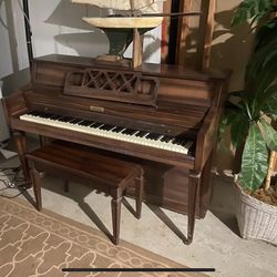 Currier Piano