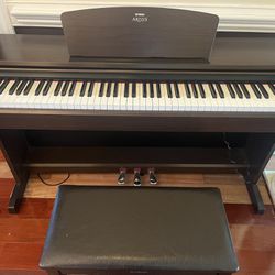 Yamaha Arius Piano