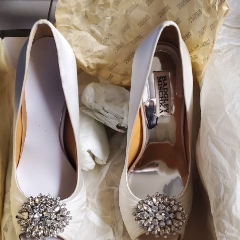 Badgley Mischka Rouge Ivory Satin