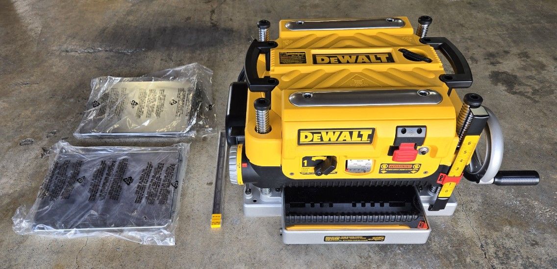 BRAND NEW! Dewalt Planer DW735X