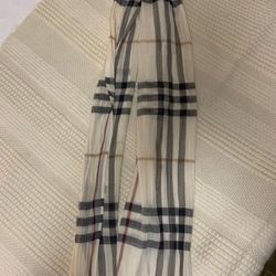 Burberry long crinkle cotton scarf 