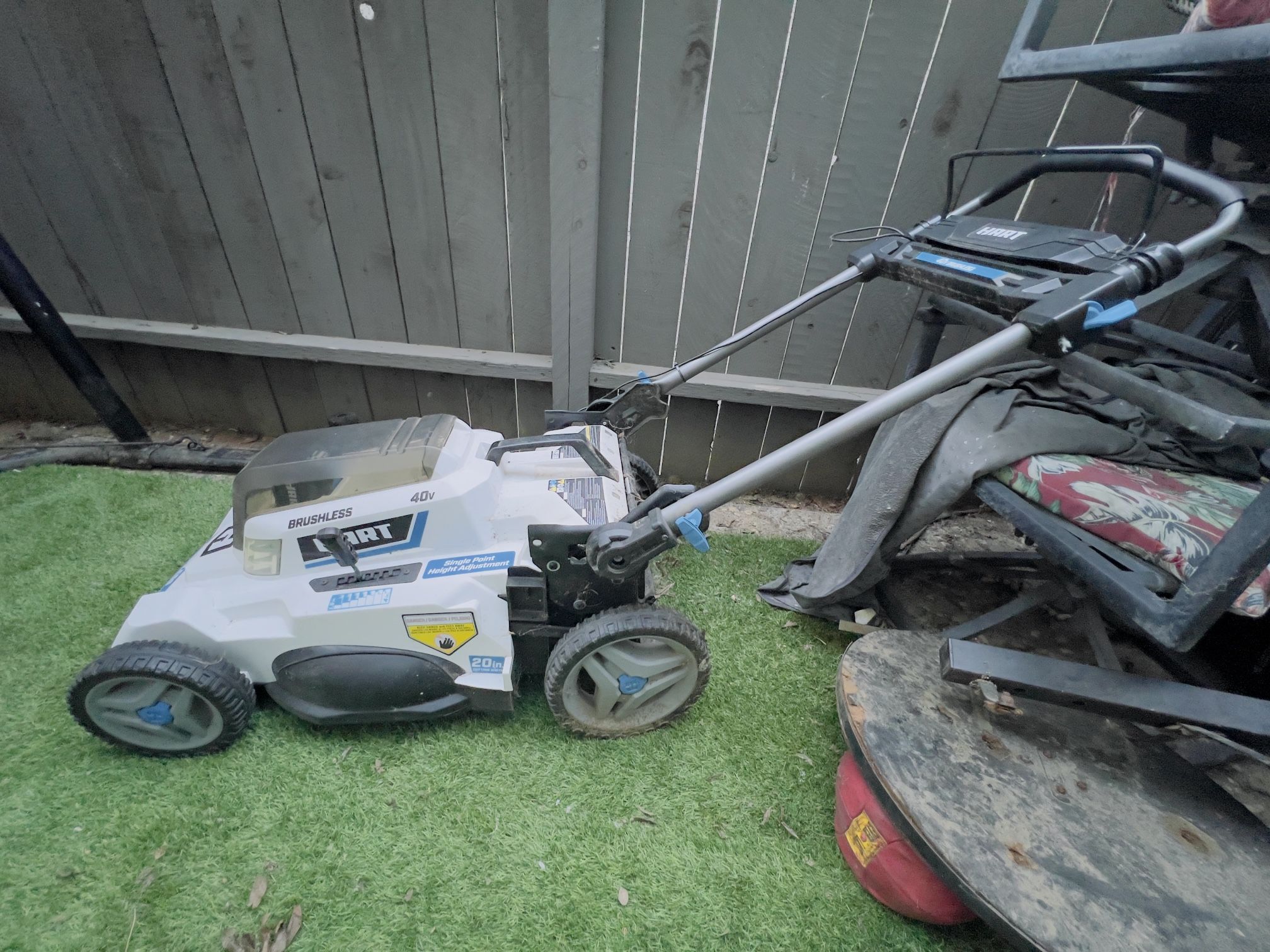 HART 40-Volt 20-inch Cordless Brushless Push Mower+ dead battery.