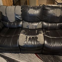 Free Reclining Sofa And Reclining Chair 