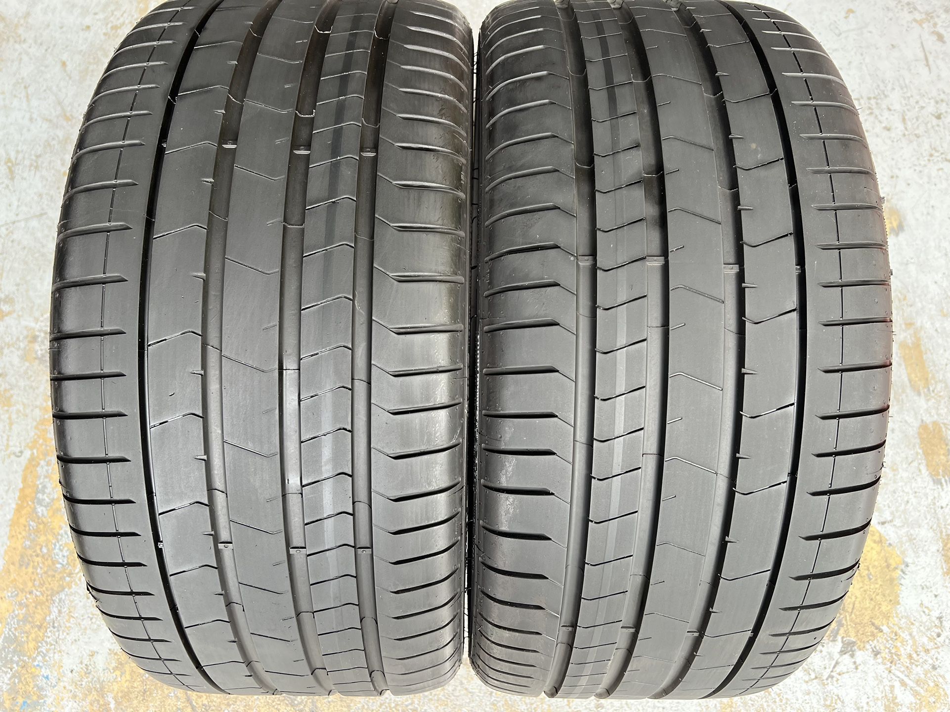 For Sale Two 275/30/20 Pirelli P Zero Pz4 Runflats Like New With 90% Left Excellent 