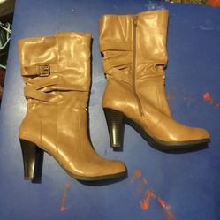 Tan Sz 9 Mid calf Boots w/ Heels w/ Zipper And Back Straps w/ Buckle