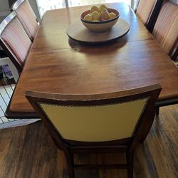 Dining Room Table And Chairs 