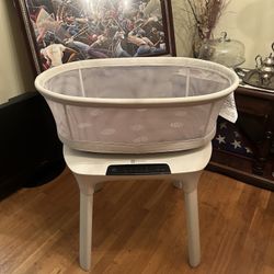 4moms Mamaroo Sleep Bassinet Calms and Soothes - White