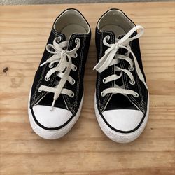 Kids converse size 2, $10