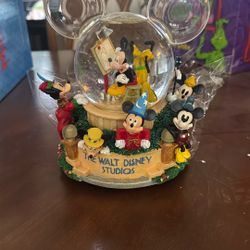 Disney Studios Mickey Mouse 