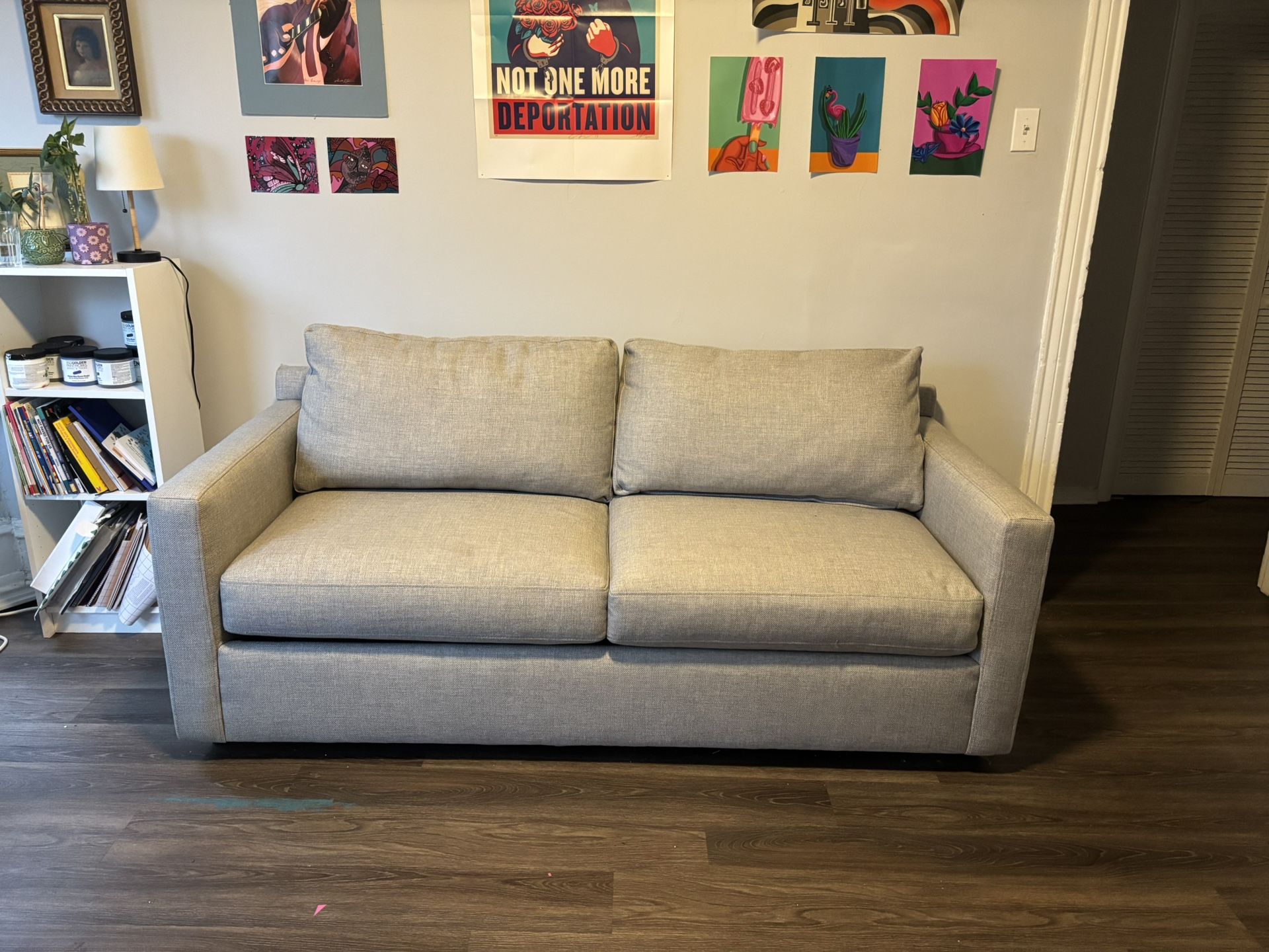 Crate & Barrel Pull Out Couch
